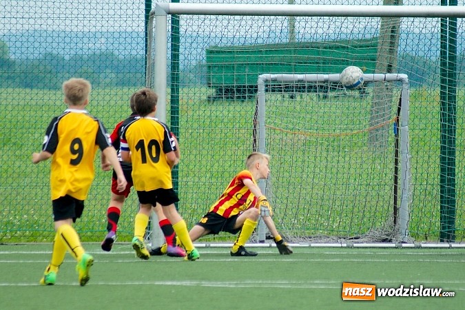 Zdjęcie w galerii na portalu naszwodzislaw.com: Orliki Bukowa rozbite w Tworkowie wiadomości z regionu