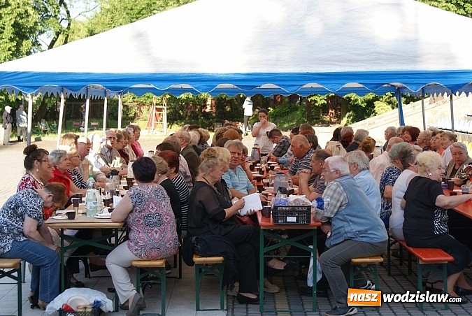 Zdjęcie w galerii na portalu naszwodzislaw.com: Chóry jastrzębskich dekanatów spotkały się w Mszanie wiadomości z regionu