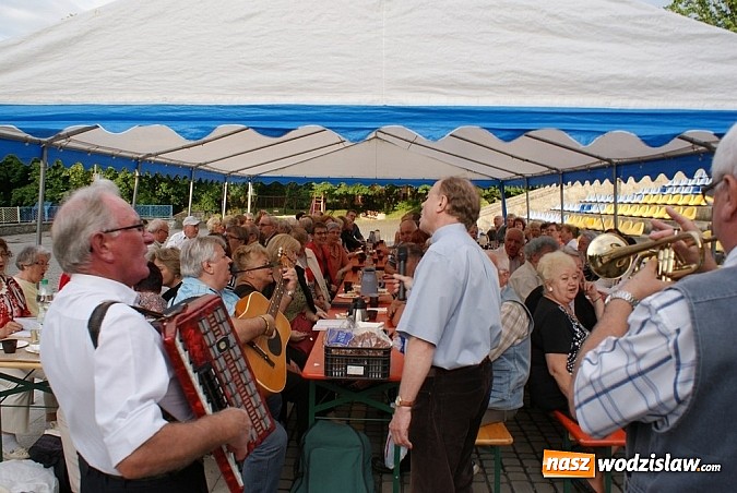 Zdjęcie w galerii na portalu naszwodzislaw.com: Chóry jastrzębskich dekanatów spotkały się w Mszanie wiadomości z regionu