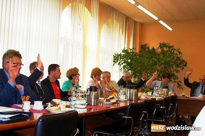Zdjęcie w galerii na portalu naszwodzislaw.com: Absolutorium dla Wójta, apel do Marszałka - Sesja Gminy Mszana za nami wiadomości z regionu