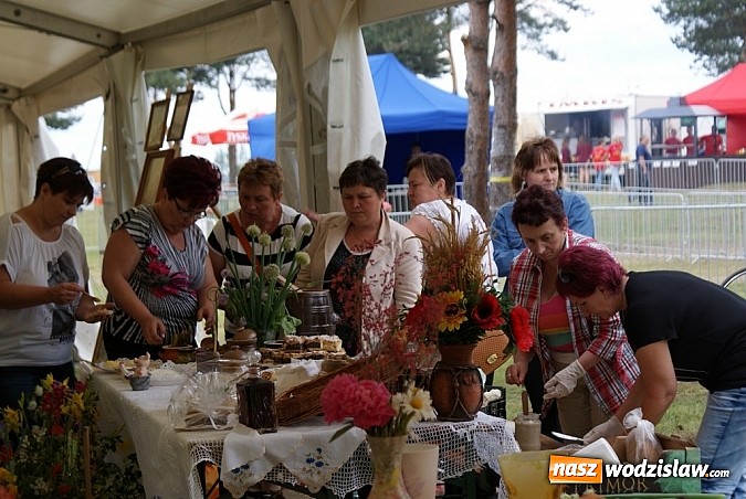 Zdjęcie w galerii na portalu naszwodzislaw.com: Nasze gospodynie z najlepszym kołoczem! wiadomości z regionu