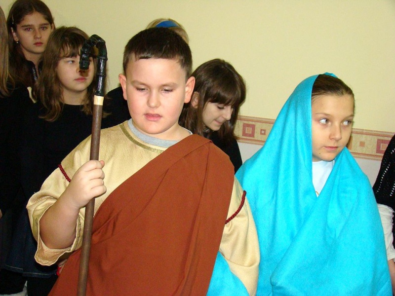 Zdjęcie w galerii na portalu naszwodzislaw.com: Ucieszyły ich odwiedziny młodych wiadomości z regionu