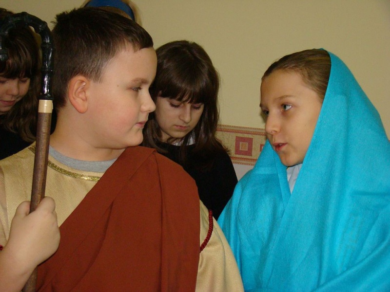 Zdjęcie w galerii na portalu naszwodzislaw.com: Ucieszyły ich odwiedziny młodych wiadomości z regionu