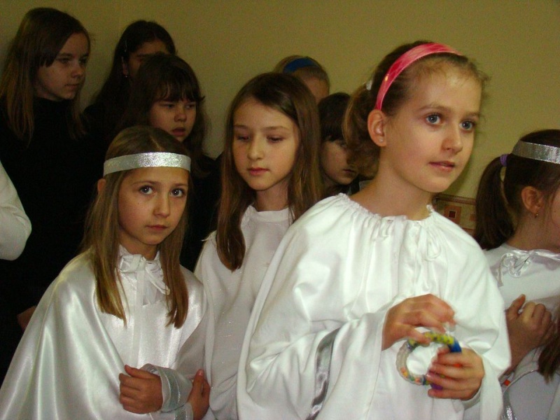 Zdjęcie w galerii na portalu naszwodzislaw.com: Ucieszyły ich odwiedziny młodych wiadomości z regionu