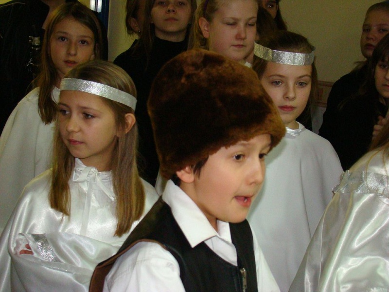 Zdjęcie w galerii na portalu naszwodzislaw.com: Ucieszyły ich odwiedziny młodych wiadomości z regionu