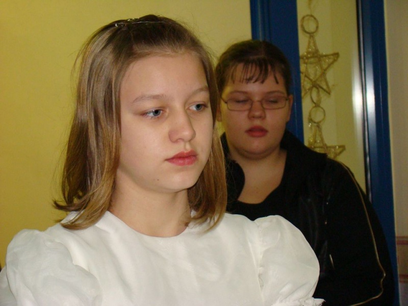 Zdjęcie w galerii na portalu naszwodzislaw.com: Ucieszyły ich odwiedziny młodych wiadomości z regionu