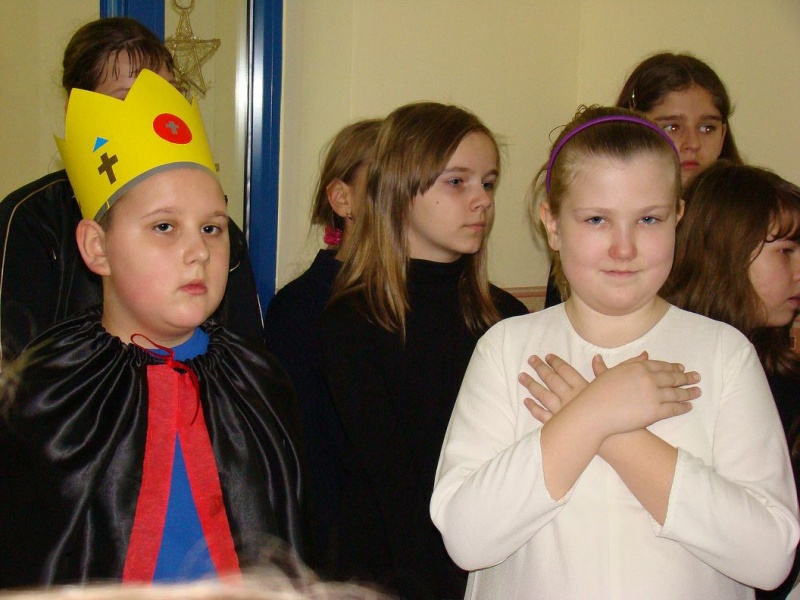 Zdjęcie w galerii na portalu naszwodzislaw.com: Ucieszyły ich odwiedziny młodych wiadomości z regionu