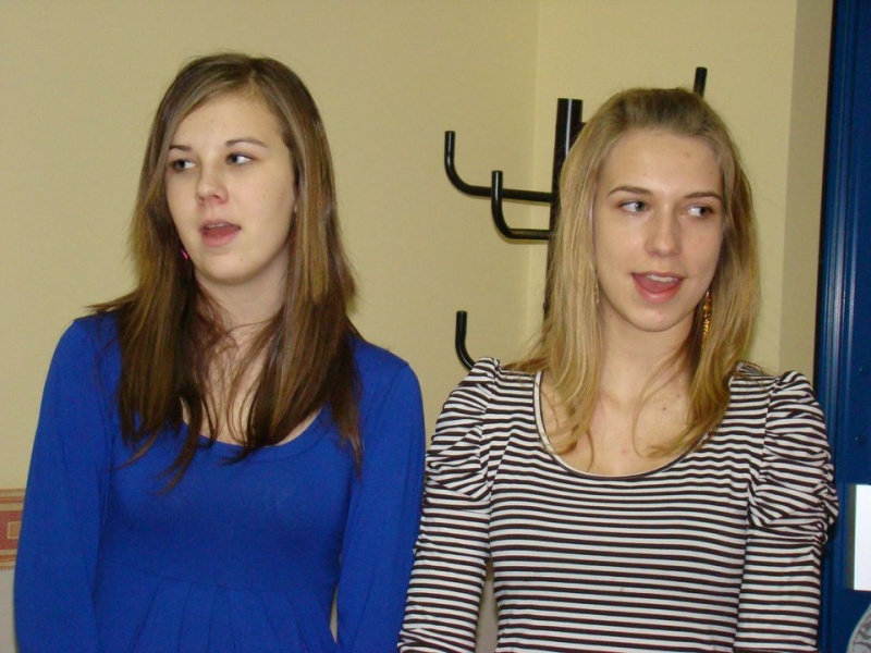 Zdjęcie w galerii na portalu naszwodzislaw.com: Ucieszyły ich odwiedziny młodych wiadomości z regionu