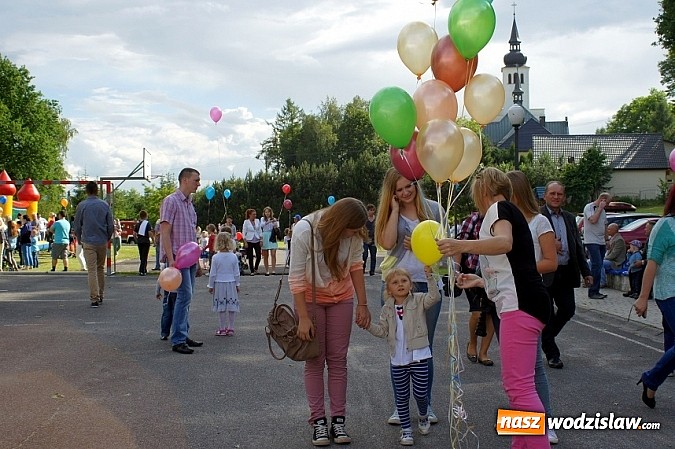 Zdjęcie w galerii na portalu naszwodzislaw.com: Rodziny bawiły się na Pikniku Rodzinnym wiadomości z regionu