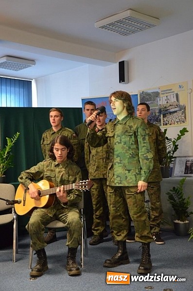 Zdjęcie w galerii na portalu naszwodzislaw.com: Dzień Patrona w Zespole Szkół Technicznych wiadomości z regionu