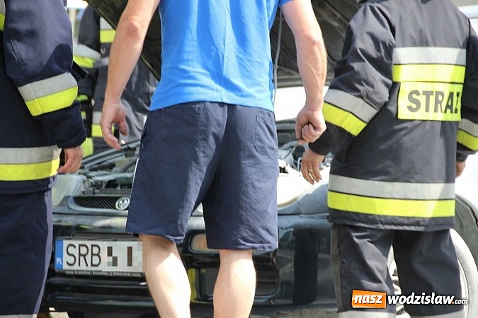 Zdjęcie w galerii na portalu naszwodzislaw.com: Pożar mazdy w Lubomi na Mickiewicza! wiadomości z regionu