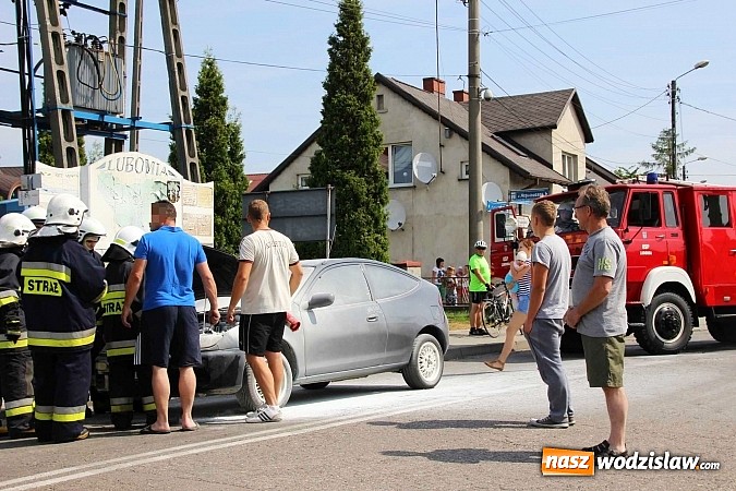Zdjęcie w galerii na portalu naszwodzislaw.com: Pożar mazdy w Lubomi na Mickiewicza! wiadomości z regionu
