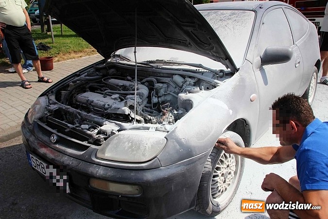 Zdjęcie w galerii na portalu naszwodzislaw.com: Pożar mazdy w Lubomi na Mickiewicza! wiadomości z regionu