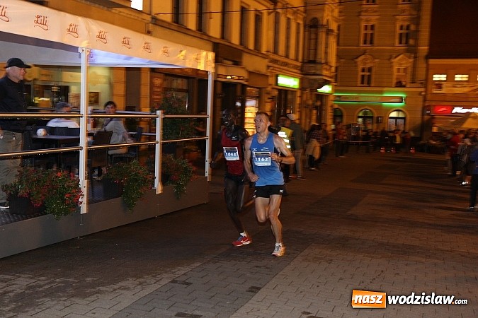 Zdjęcie w galerii na portalu naszwodzislaw.com: Mieszkańcy powiatu wodzisławskiego na trasie Rybnickiego Półmaratonu Księżycowego wiadomości z regionu