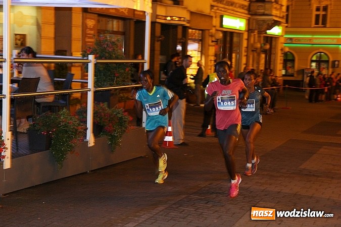 Zdjęcie w galerii na portalu naszwodzislaw.com: Mieszkańcy powiatu wodzisławskiego na trasie Rybnickiego Półmaratonu Księżycowego wiadomości z regionu