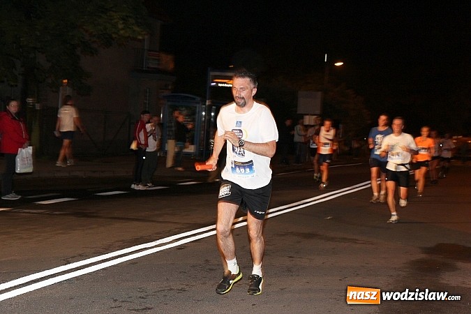 Zdjęcie w galerii na portalu naszwodzislaw.com: Mieszkańcy powiatu wodzisławskiego na trasie Rybnickiego Półmaratonu Księżycowego wiadomości z regionu