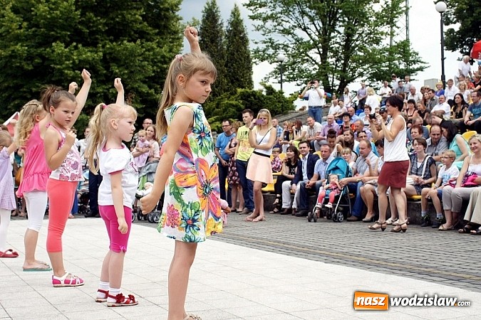 Zdjęcie w galerii na portalu naszwodzislaw.com: W Mszanie nawet ulewa nie zdołała zepsuć festynu wiadomości z regionu