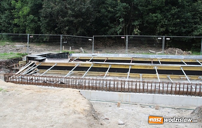 Zdjęcie w galerii na portalu naszwodzislaw.com: Zobacz jak idzie budowa pierwszej na Śląsku Tężni Solankowej! wiadomości z regionu