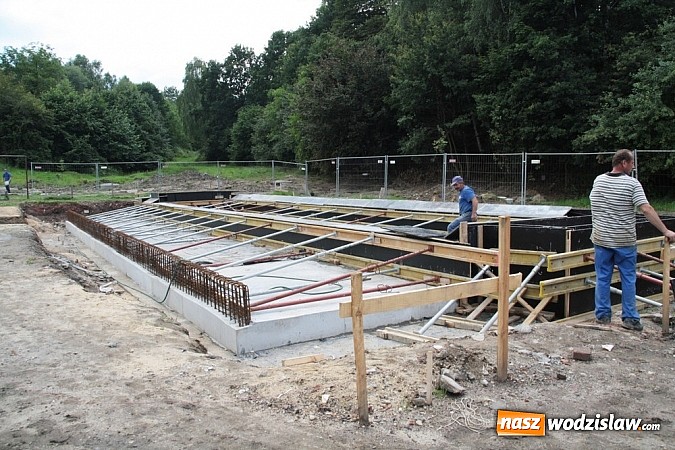 Zdjęcie w galerii na portalu naszwodzislaw.com: Zobacz jak idzie budowa pierwszej na Śląsku Tężni Solankowej! wiadomości z regionu