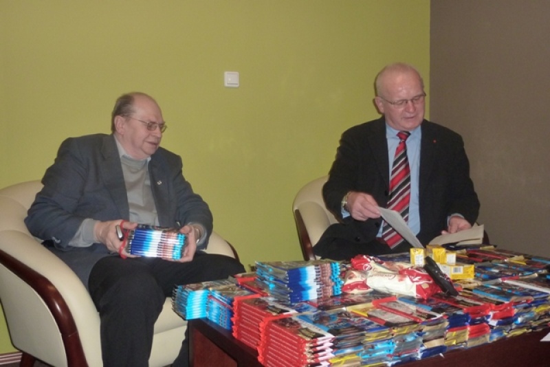 Zdjęcie w galerii na portalu naszwodzislaw.com: Zebrali krew i 785 czekolad wiadomości z regionu