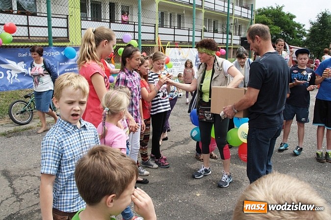 Zdjęcie w galerii na portalu naszwodzislaw.com: Było kolorowo i sportowo –  pod koniec wakacji powtórka! wiadomości z regionu