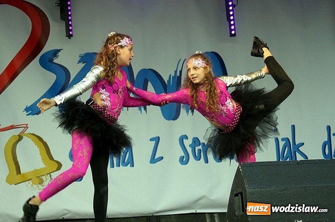 Zdjęcie w galerii na portalu naszwodzislaw.com: Trzy tysiące ludzi na festynie w Gogołowej wiadomości z regionu