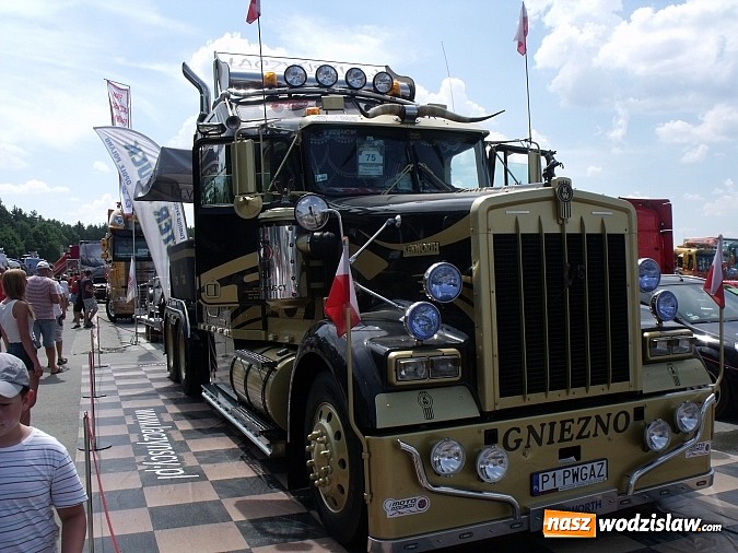 Zdjęcie w galerii na portalu naszwodzislaw.com: Tłumy na zlocie Master Truck 2014 wiadomości z regionu
