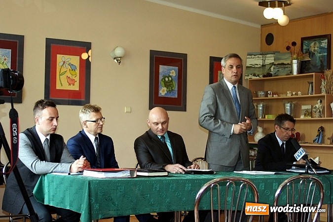 Zdjęcie w galerii na portalu naszwodzislaw.com: Spotkanie z posłem w sprawie autostrady wiadomości z regionu