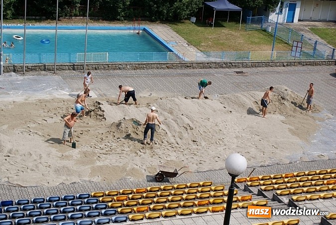 Zdjęcie w galerii na portalu naszwodzislaw.com: Boisko do siatkówki jest gotowe! wiadomości z regionu