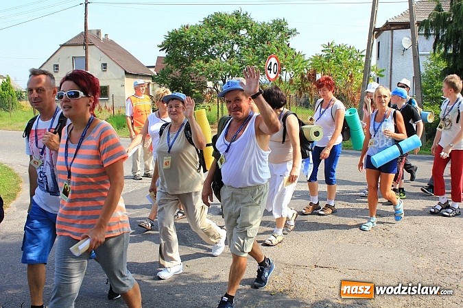 Zdjęcie w galerii na portalu naszwodzislaw.com: 224 osoby pielgrzymują z Lubomi do Częstochowy.  wiadomości z regionu