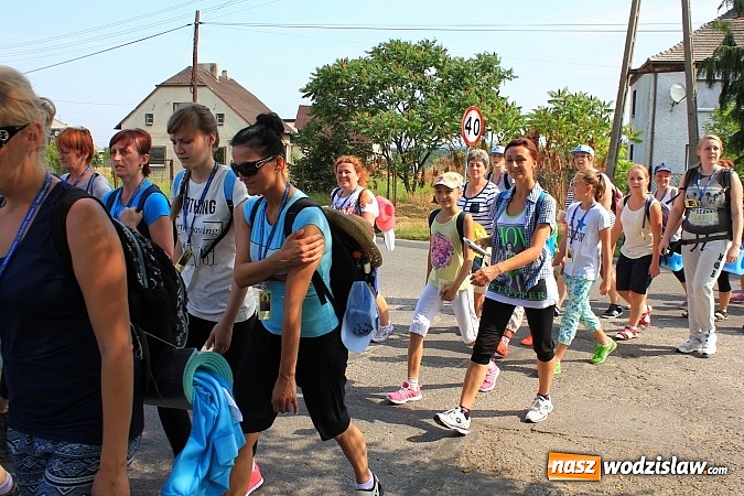 Zdjęcie w galerii na portalu naszwodzislaw.com: 224 osoby pielgrzymują z Lubomi do Częstochowy.  wiadomości z regionu