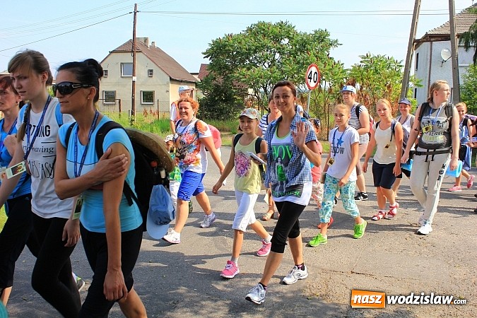 Zdjęcie w galerii na portalu naszwodzislaw.com: 224 osoby pielgrzymują z Lubomi do Częstochowy.  wiadomości z regionu
