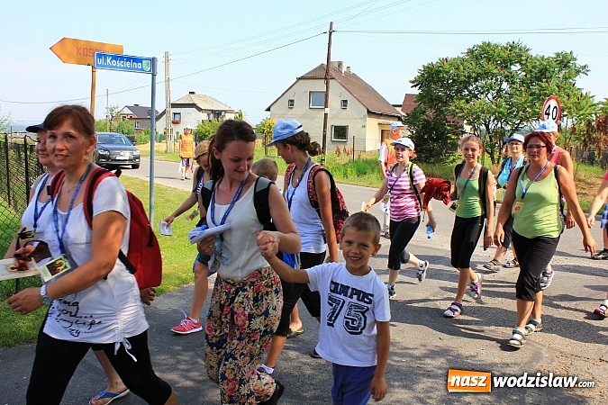 Zdjęcie w galerii na portalu naszwodzislaw.com: 224 osoby pielgrzymują z Lubomi do Częstochowy.  wiadomości z regionu