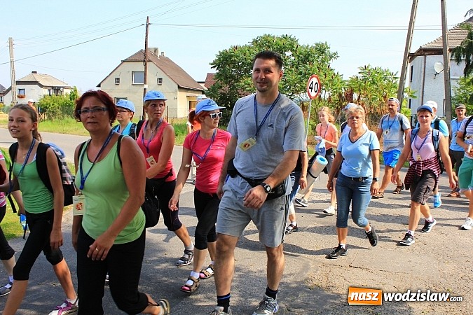 Zdjęcie w galerii na portalu naszwodzislaw.com: 224 osoby pielgrzymują z Lubomi do Częstochowy.  wiadomości z regionu