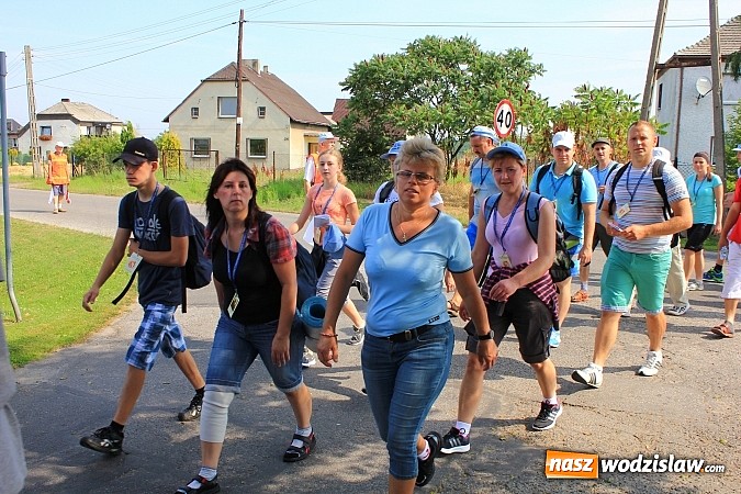 Zdjęcie w galerii na portalu naszwodzislaw.com: 224 osoby pielgrzymują z Lubomi do Częstochowy.  wiadomości z regionu