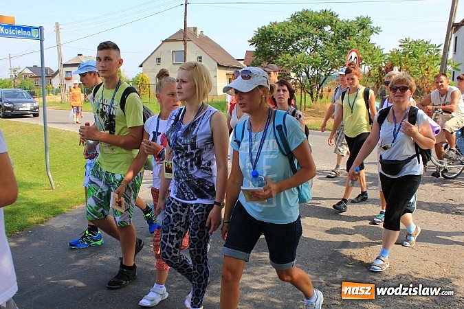 Zdjęcie w galerii na portalu naszwodzislaw.com: 224 osoby pielgrzymują z Lubomi do Częstochowy.  wiadomości z regionu