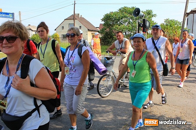Zdjęcie w galerii na portalu naszwodzislaw.com: 224 osoby pielgrzymują z Lubomi do Częstochowy.  wiadomości z regionu