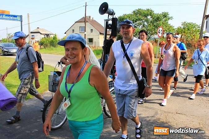 Zdjęcie w galerii na portalu naszwodzislaw.com: 224 osoby pielgrzymują z Lubomi do Częstochowy.  wiadomości z regionu