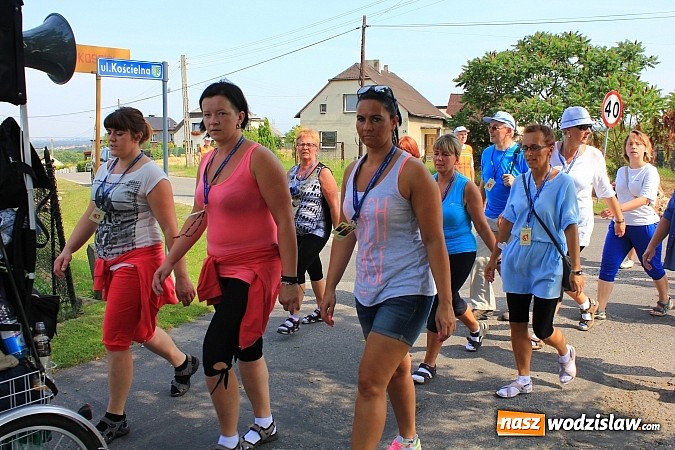 Zdjęcie w galerii na portalu naszwodzislaw.com: 224 osoby pielgrzymują z Lubomi do Częstochowy.  wiadomości z regionu