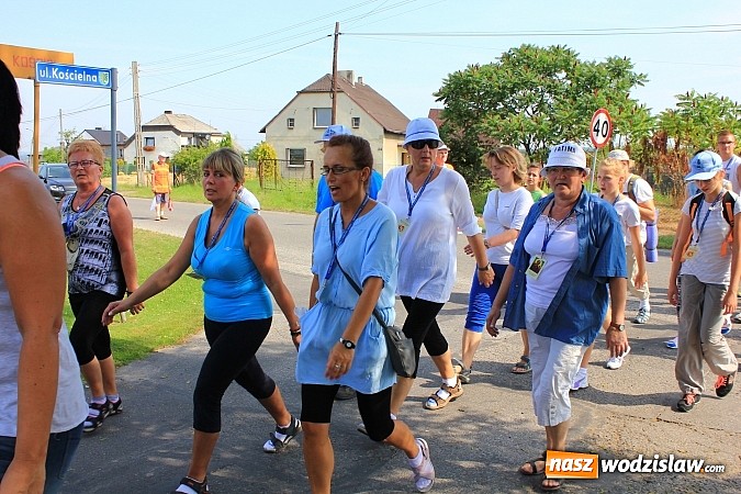 Zdjęcie w galerii na portalu naszwodzislaw.com: 224 osoby pielgrzymują z Lubomi do Częstochowy.  wiadomości z regionu