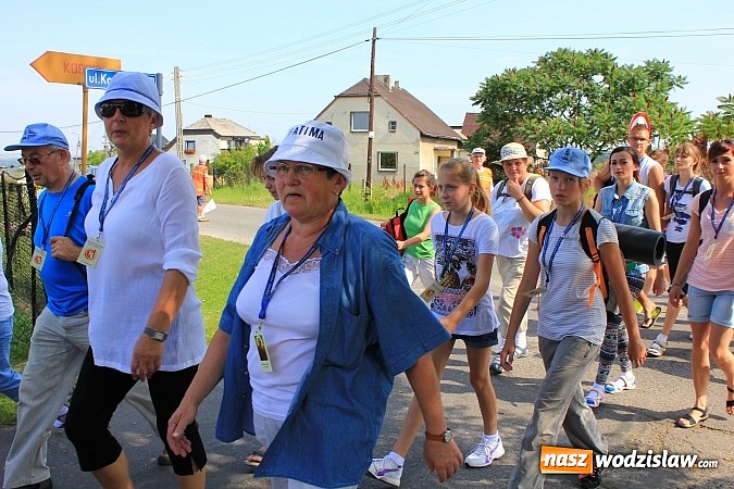 Zdjęcie w galerii na portalu naszwodzislaw.com: 224 osoby pielgrzymują z Lubomi do Częstochowy.  wiadomości z regionu