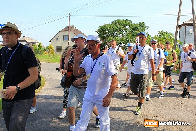 Zdjęcie w galerii na portalu naszwodzislaw.com: 224 osoby pielgrzymują z Lubomi do Częstochowy.  wiadomości z regionu