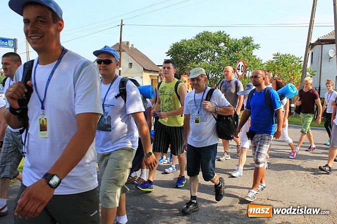 Zdjęcie w galerii na portalu naszwodzislaw.com: 224 osoby pielgrzymują z Lubomi do Częstochowy.  wiadomości z regionu