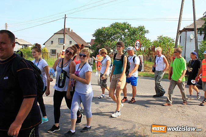 Zdjęcie w galerii na portalu naszwodzislaw.com: 224 osoby pielgrzymują z Lubomi do Częstochowy.  wiadomości z regionu