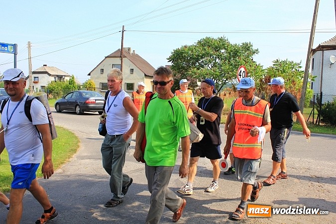 Zdjęcie w galerii na portalu naszwodzislaw.com: 224 osoby pielgrzymują z Lubomi do Częstochowy.  wiadomości z regionu