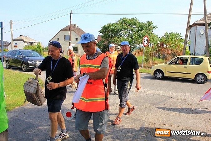 Zdjęcie w galerii na portalu naszwodzislaw.com: 224 osoby pielgrzymują z Lubomi do Częstochowy.  wiadomości z regionu