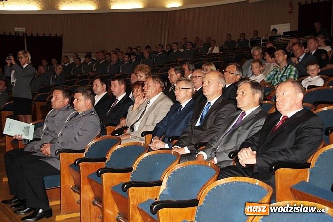 Zdjęcie w galerii na portalu naszwodzislaw.com: Święto Policji. 92 funkcjonariuszy otrzymało awanse wiadomości z regionu