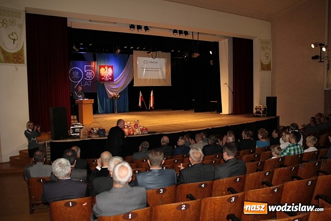 Zdjęcie w galerii na portalu naszwodzislaw.com: Święto Policji. 92 funkcjonariuszy otrzymało awanse wiadomości z regionu