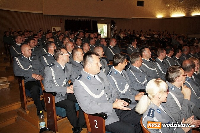 Zdjęcie w galerii na portalu naszwodzislaw.com: Święto Policji. 92 funkcjonariuszy otrzymało awanse wiadomości z regionu
