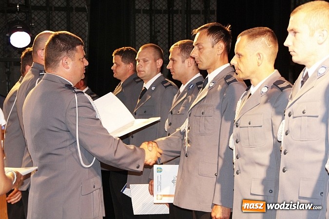 Zdjęcie w galerii na portalu naszwodzislaw.com: Święto Policji. 92 funkcjonariuszy otrzymało awanse wiadomości z regionu